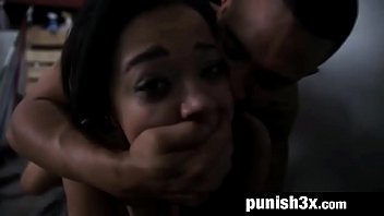 Estuprando gostosa depois do baile na favela